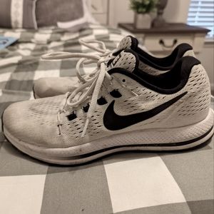 Men's Grey Nike Zoom Shoes size 7.5